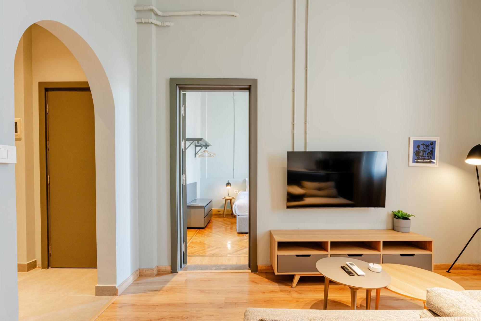 Grey L Studio Apartments Downtown Alexandria Menasce House Exterior foto